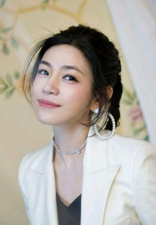 短发女明星初恋脸,她用清新气质征服万千粉丝